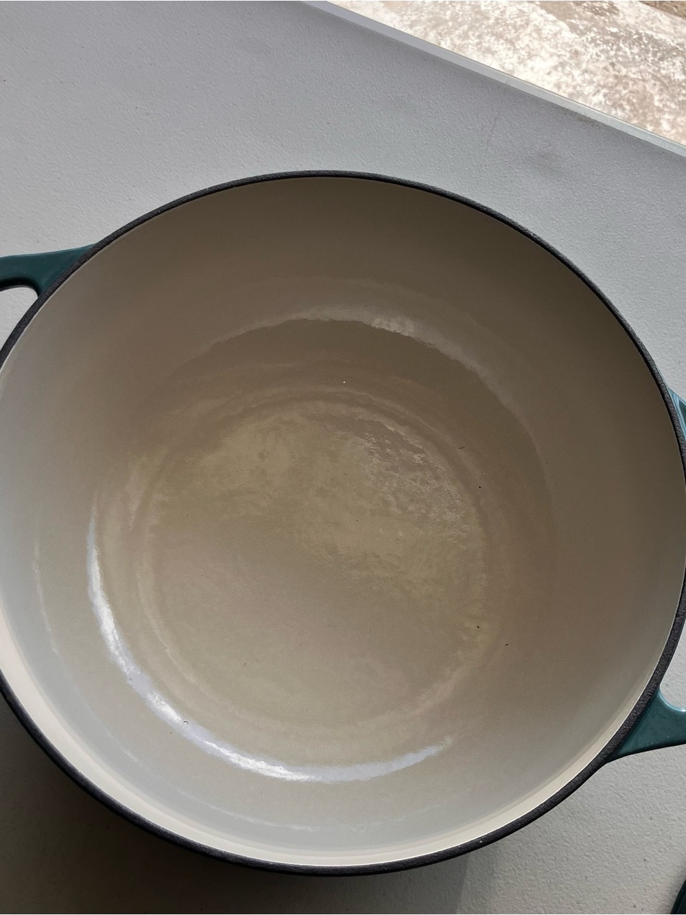 6Qt Lodge Enameled Dutch Oven in Teal - Picture 4 of 4